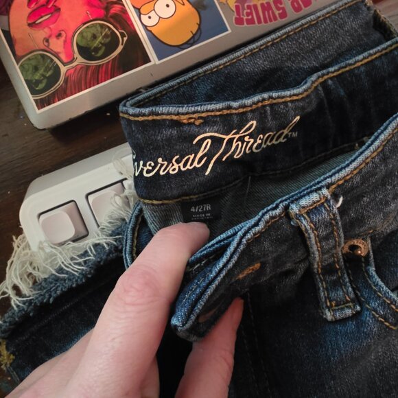 Universal Thread High Rise Straight 4/27R - Picture 3 of 3